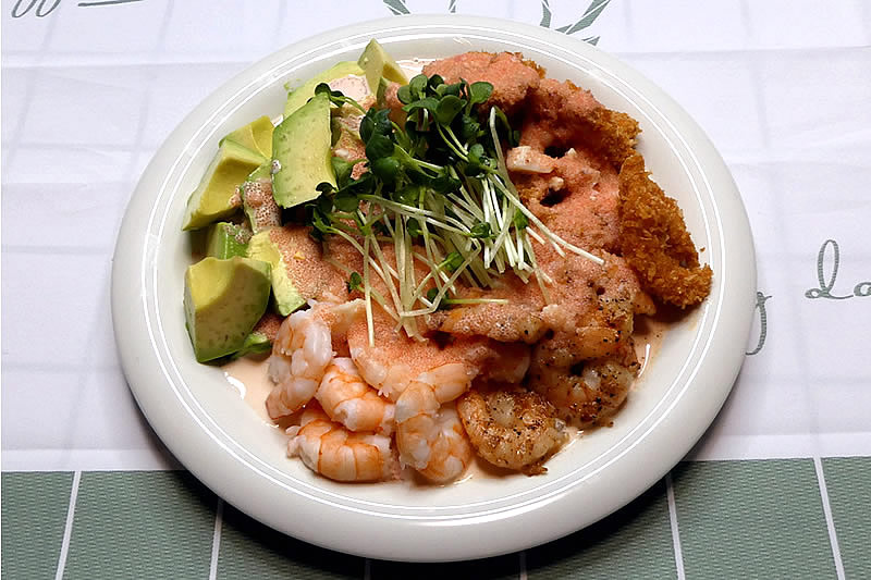 エビとアボカド明太子