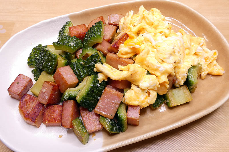 ゴーヤとSPAMの炒め物